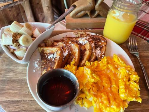 Angies Country Cabins Bed & Breakfast in Fredonia, USA