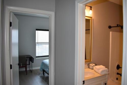 Cozy 3BR-3BA Home Near Zona Rosa Shopping and Dining, Kansas City (foto 4)