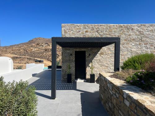 BLACK AND WHITE VILLAS FTELIA - MYKONOS 4