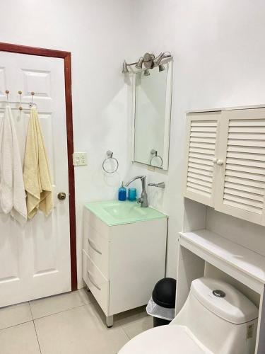 Roatan Onat Hostel 1 in West End
