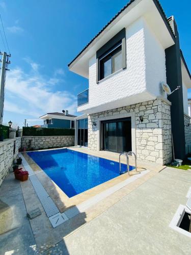 Ozel Havuzlu Villa F Çelik Villalari (Ozel Havuzlu Villa F Celik Villalari) in Reisdere