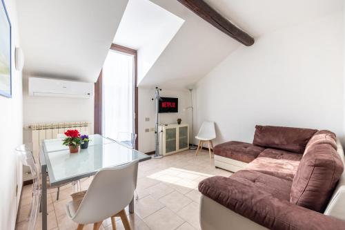 Suite con bagno privato con WiFi a 200m dalla metro, Milan