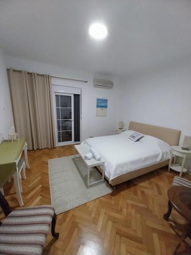 Jon, Ulcinj