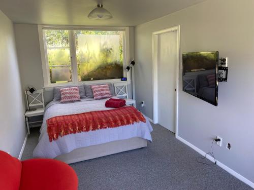 Ngamotu Gem in Moturoa