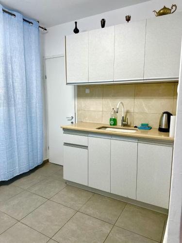 Premium Haim apt in คีร์ยัต ยัม