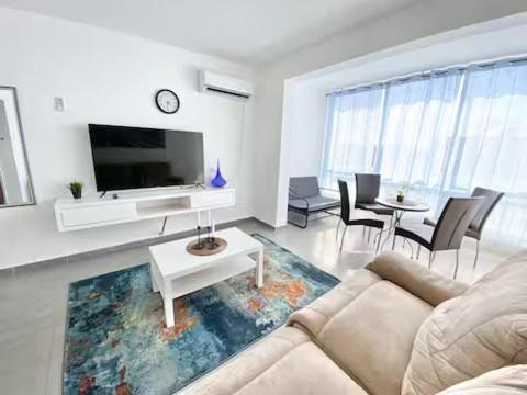 Premium Haim apt in คีร์ยัต ยัม