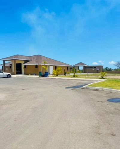 3Little Birds Retreat in Old Harbour