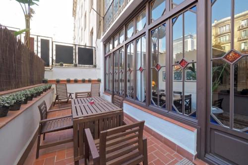 Apartment with Terrace image 5