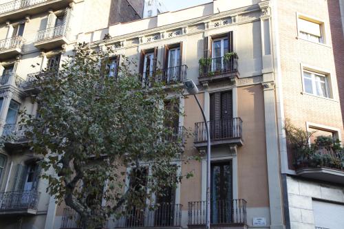 Barcelona Eixample, Барселона (фото 3)