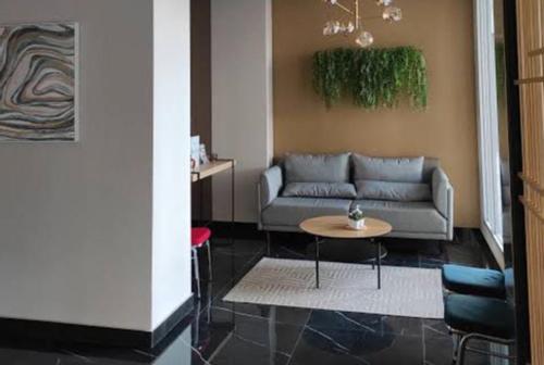 Lobby, Apartemen Emerald Bintaro By Kakarama Room in Bintaro