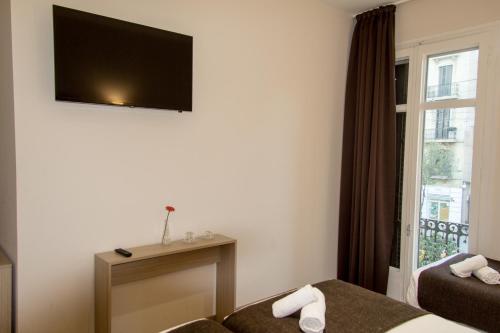 Hostal Barcelona Travel - image 12