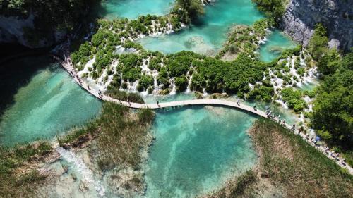 Apartments with balcony House Oliver - Location saisonnière - Lacs de Plitvice