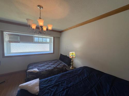 Beautiful Spacious Family Room with Insuite Bathroom- Near Guildford Mall F3 in Surrey, Canada