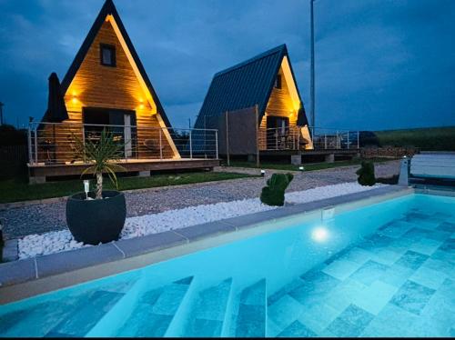 Lodge Lady Tipi 2 avec jacuzzi et piscine in Chavanges