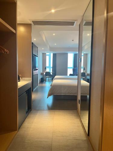 1 queen bed
