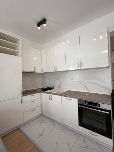 Adria Flow Apartments in Meljine