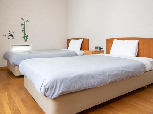 Shinnishiki Hotel Room Type - Twin Room with Shared Toilet