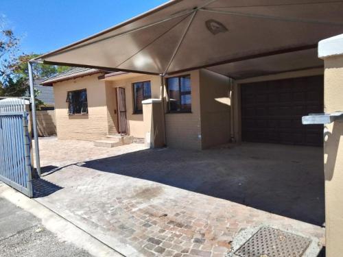 Home Stay Accommodation Goodwood - Tap to explore photos