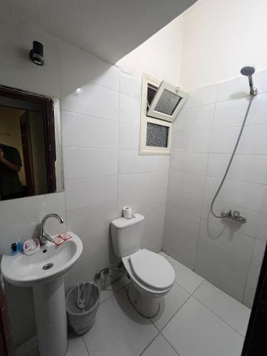 Luna Hotel - image 2