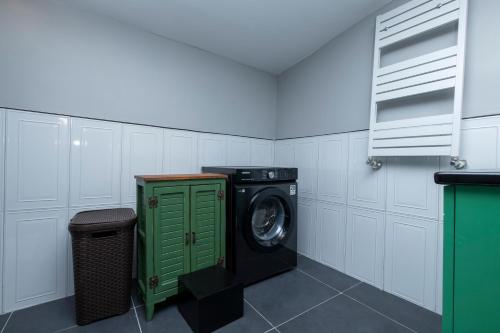 Fourlex Single Detached House - 2 Bathrooms - Central Location - Private Terrace, Istanbul (Foto 7)