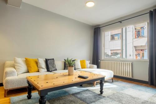 Fourlex Single Detached House - 2 Bathrooms - Central Location - Private Terrace, Istanbul (Foto 8)