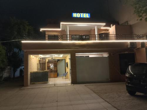 Hotel The Grand