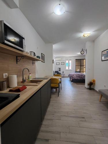 Faveria Apartments Amphitheater with FREE Parking 1