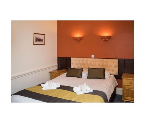 Rose Court Hotel - image 12
