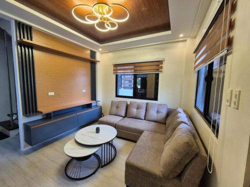 CPH Modern House in Iba