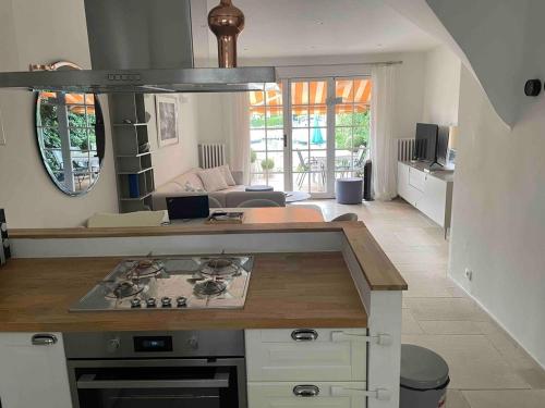 Maison du Bonheur Newly renovated house, private garden and 12x4m mooring in Kogolenas