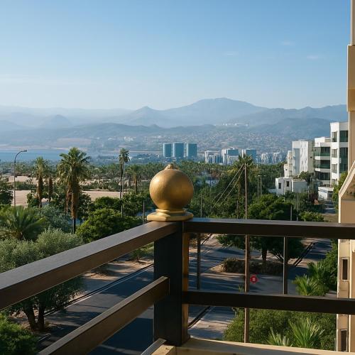 White Apartment near สนามบินอะกาบา (สนามบินนานาชาติคิงฮัสเซ็น)