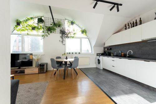 Urban Bloom apartments by Booky in Liptovsky Mikulas City Center