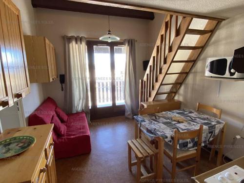 Charmant studio cabine mezzanine pour 4 personnes, proche centre, casier à skis - FR-1-295-130 - Sauto