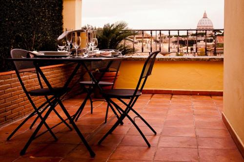 St Peter Vatican wonderfull view apartment, Рим (фото 5)