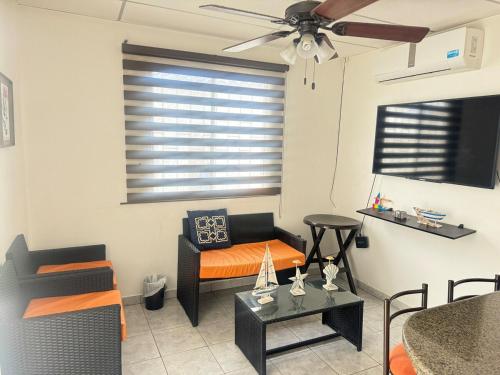 Casa vacacional con piscina y jacuzzi privado