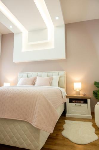 . Cherry Lux Apartments