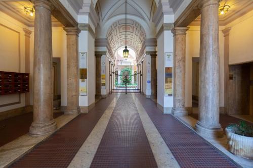 Living Rome Repubblica apartment, Rome (photo 10)