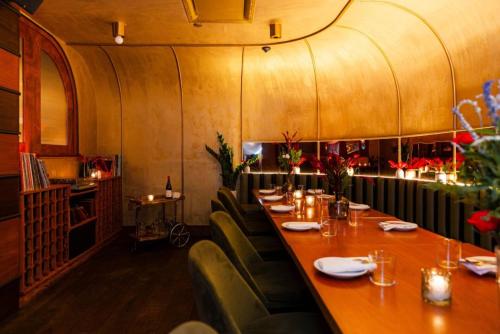 레스토랑, 더 렌윅 호텔 뉴욕 시티 (The Renwick Hotel New York City) in 미드타운 이스트