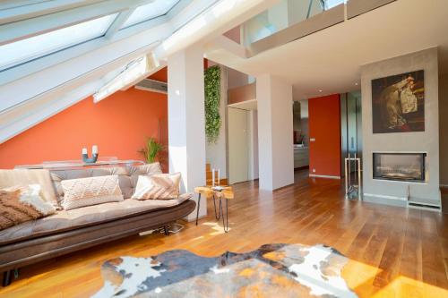 Photo inspiration: Visual Reference: From 28 Modern Penthouse In The City Center With Heated