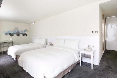 2 queen beds