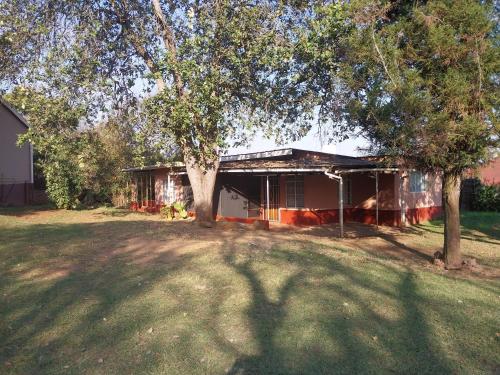 . Green Escape Cottage Guesthouse