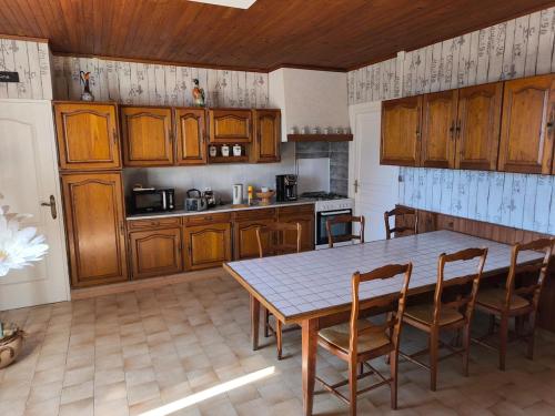 Camp'Amis in 尚邦胡埃茲河畔