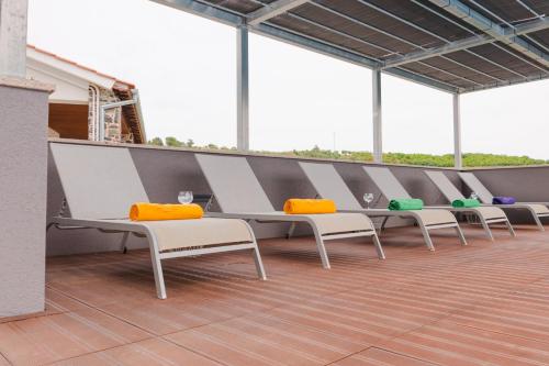 مسبح, Estrela de Montesinho in Miranda Do Douro