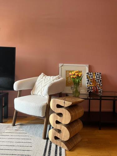 2 Bed, 2 Bath flat in Central London, Hosted by Laura Fellows, Londyn