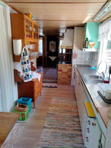 Kitchen, Strandvikstugan in Faxstad
