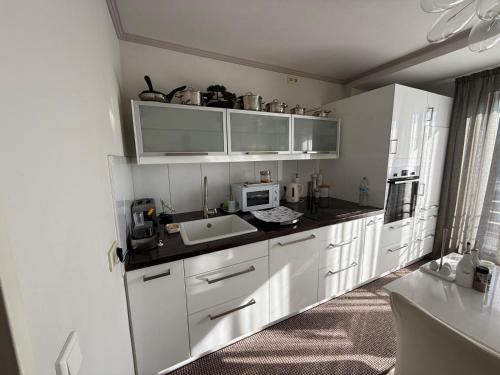 3-room luxury appartment - 120qm - up to 9 guests - Air condition - free car parking, Düsseldorf (fotografie 11)
