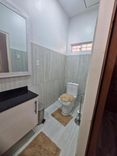 One-Bedroom Apartment image 2