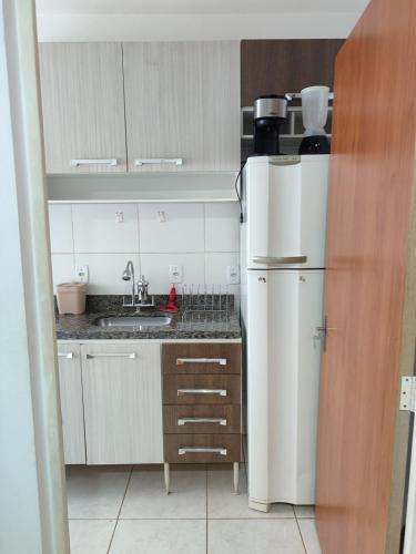 Apto 233 with 2 Bedrooms Furnished, Pirassununga (Foto 2)