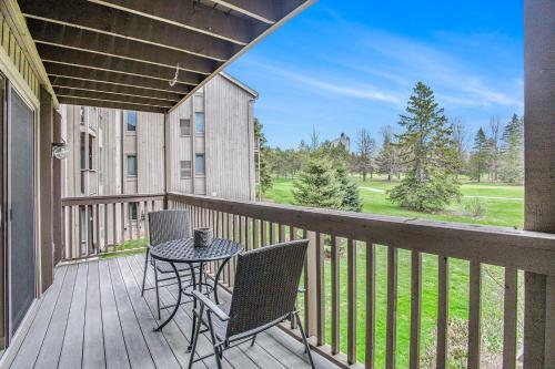 Newly Renovated Fore Seasons - image 4