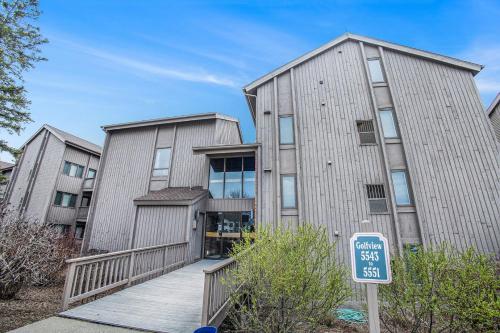Newly Renovated Fore Seasons - image 14